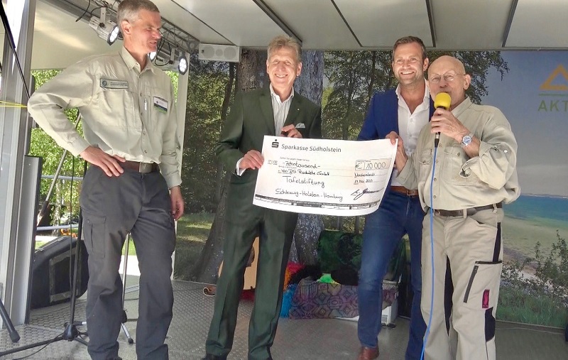 Tafelstiftung beim großen Aktionstag Wald und Holz