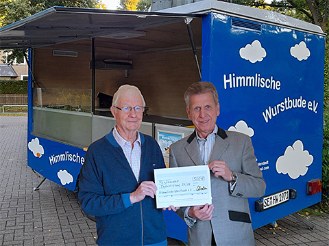 Himmlische Wurstbude mit irdischer Hilfe