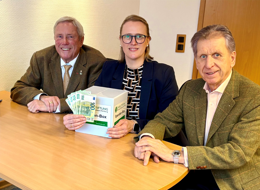 Versicherungs- und Finanzkontor hilft mit Barspende